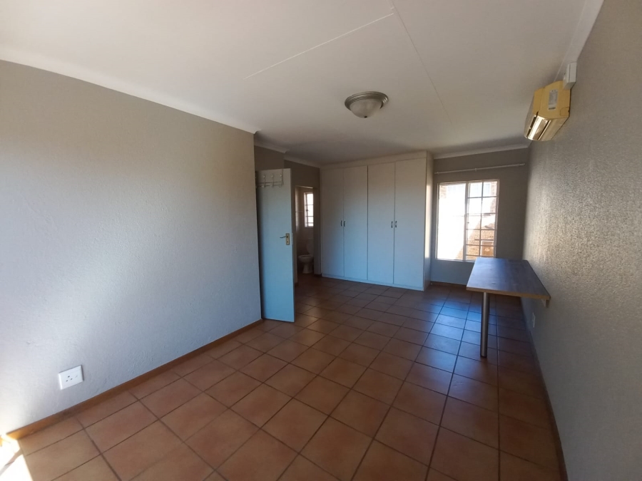 2 Bedroom Property for Sale in Safari Gardens North West